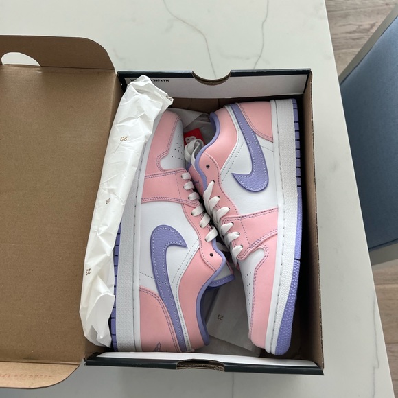 Air Jordan 1 Low SE ‘Arctic Punch’ - Picture 2 of 11